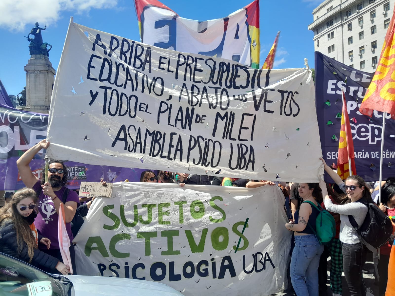 Bandera de Sujetos Activos en el Congreso